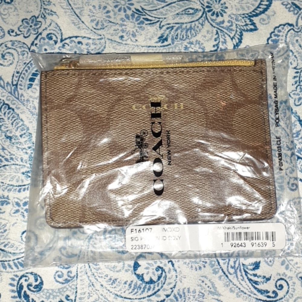 Coach | Id Card Case Key Chain - Picture 4 of 5